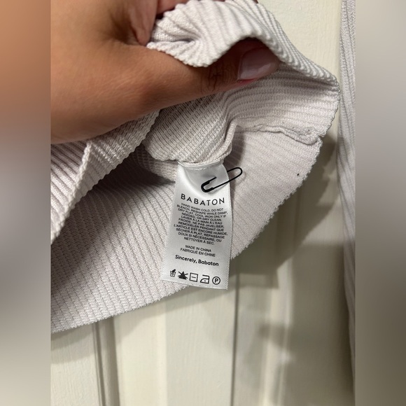 Aritzia Babaton Sculpt Knit Sweetheart Long sleeve Size XXS - Picture 8 of 10